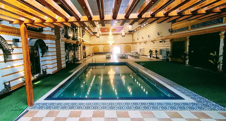 Swimming Pool with Raindance